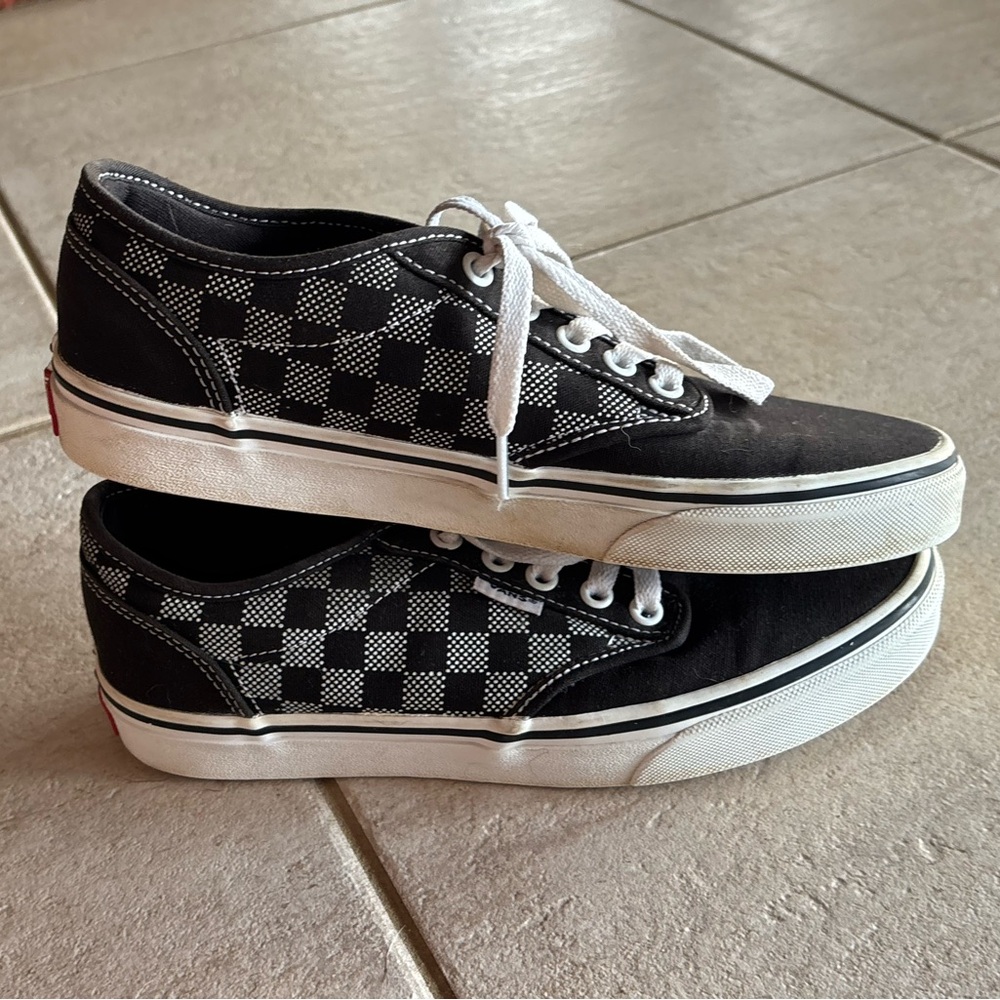 Checkered vans - Picture 3 of 7